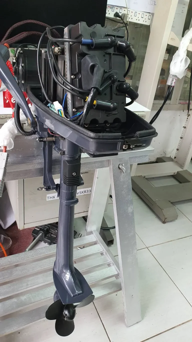 electric outboard 3HP48V_opoen cover side view compact small size
